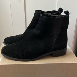 Blondo waterproof booties in 6.5